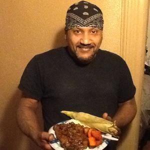 Meet your Posher, Sixto tito